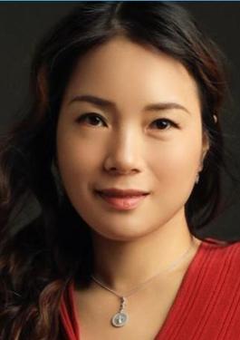 portrait photo of Nancy Xia